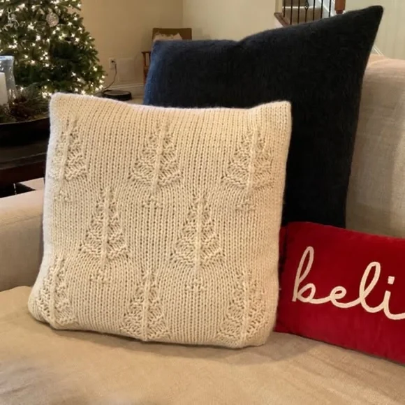 NEW Threshold Christmas Tree Pillow - Picture 1 of 1